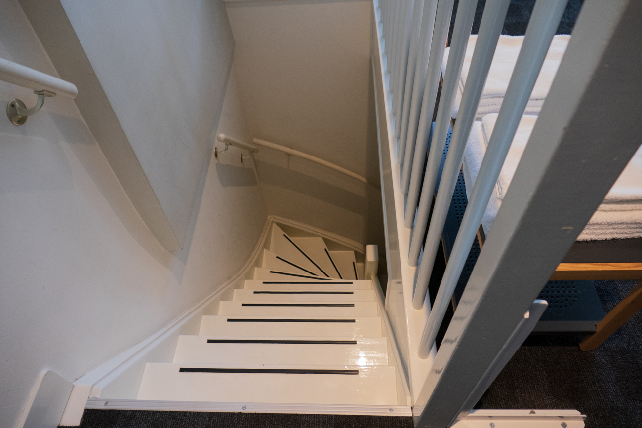 Het trapje in mijn appartement.